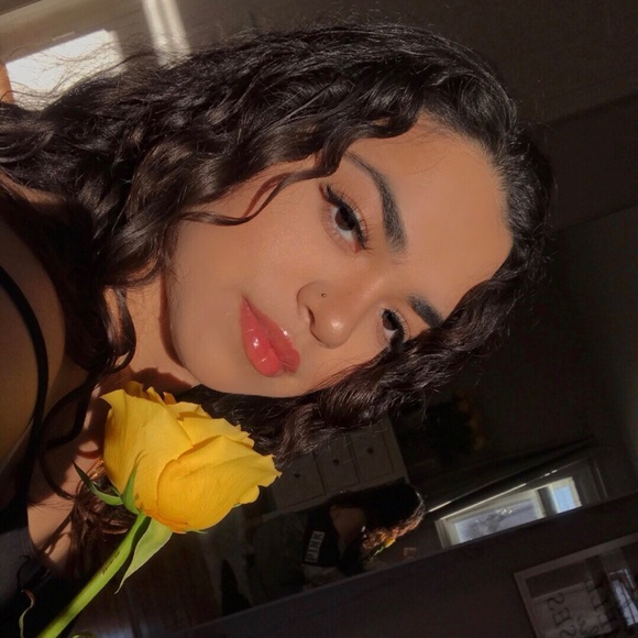 Meet your Posher, Fatima - Picture 1 of 1